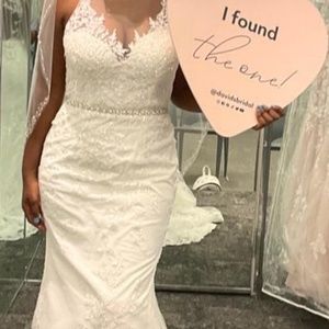 Brand New Oleg Cassini Wedding Dress  Bundle